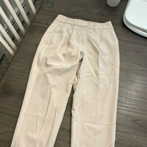 Express women’s cream work pant. Stylist style size 6R
